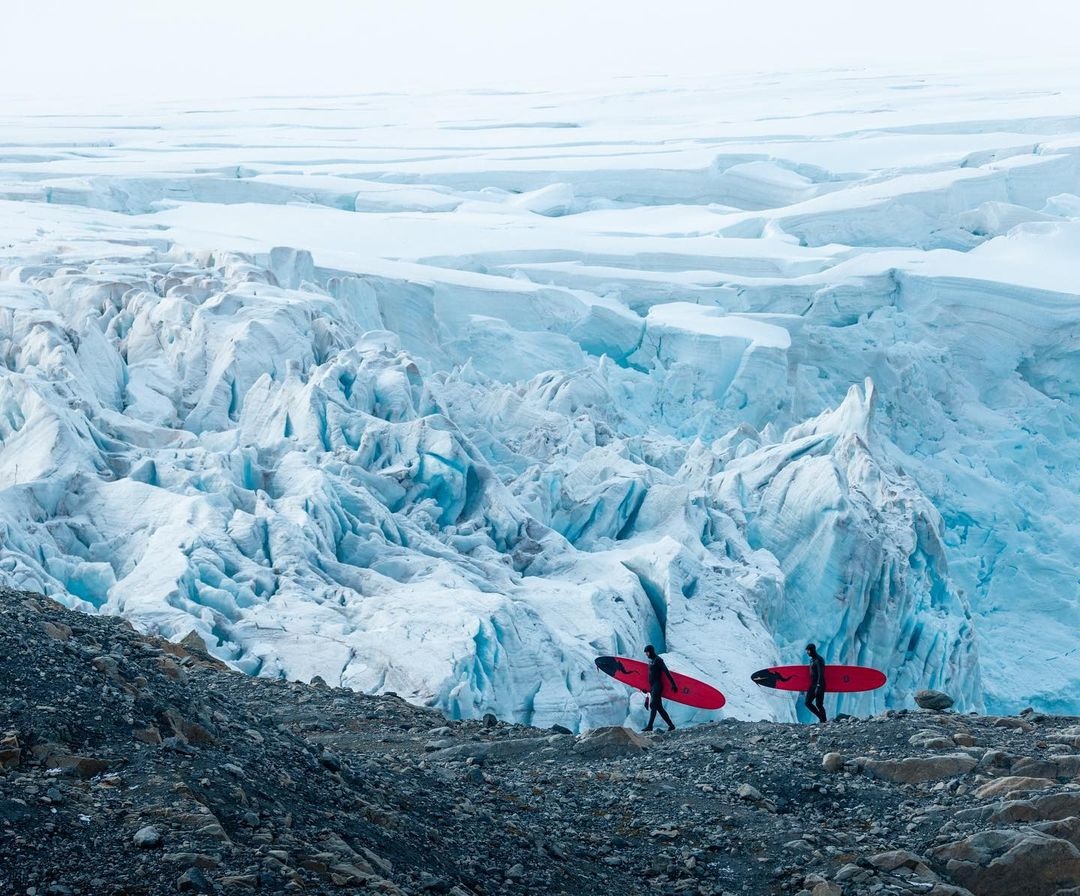 Los Gauchos del Mar surfean en la Antártida
